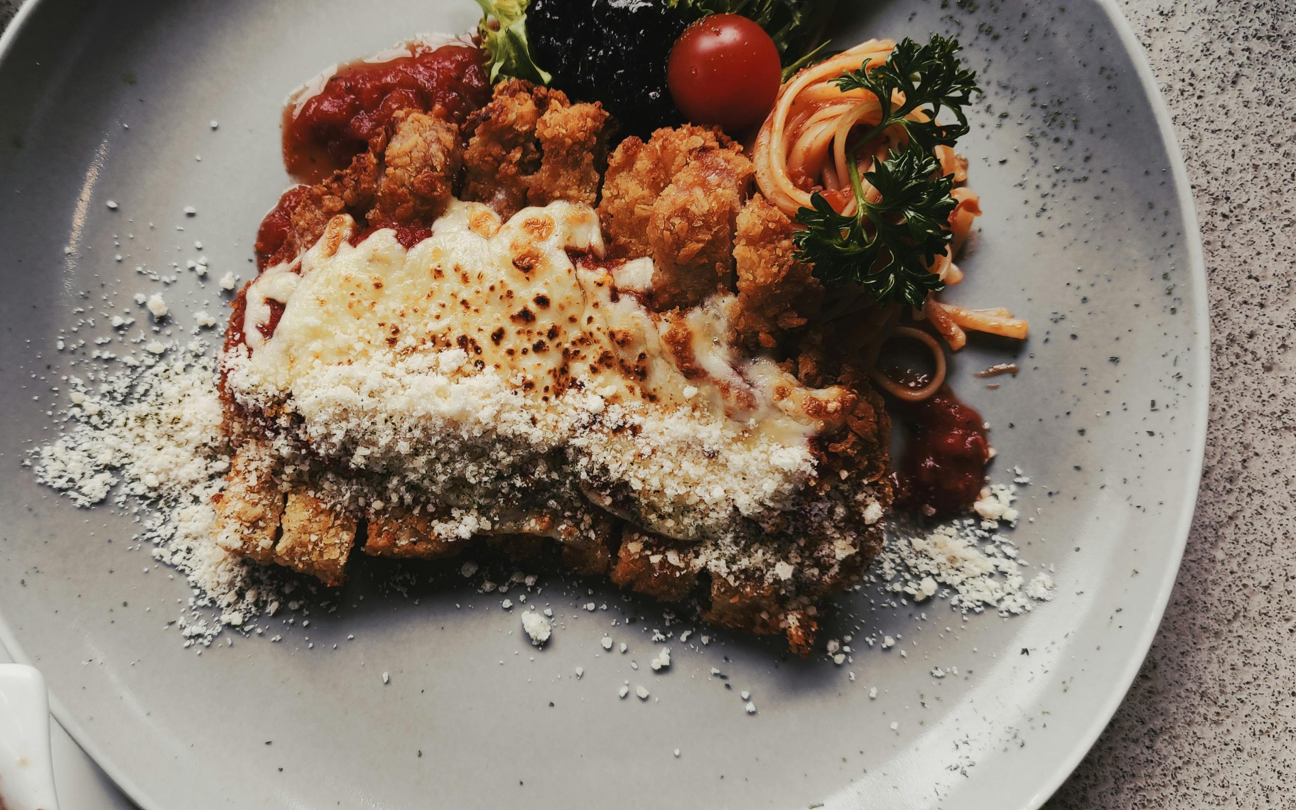 Classic Chicken Parmigiana Recipe for a Delicious Dinner